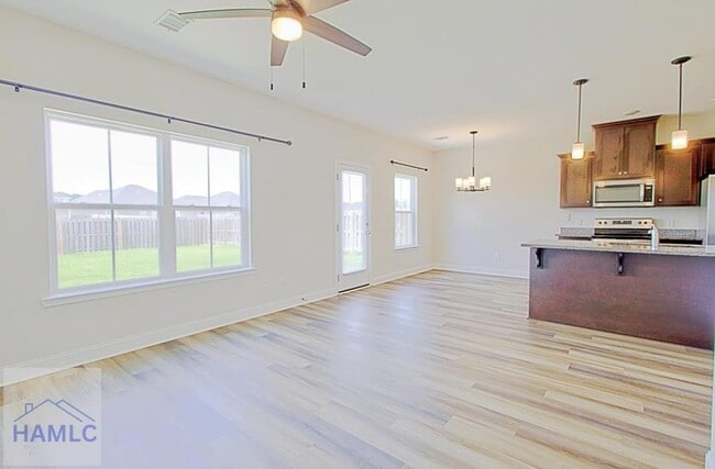 Building Photo - 803 Abode Ave