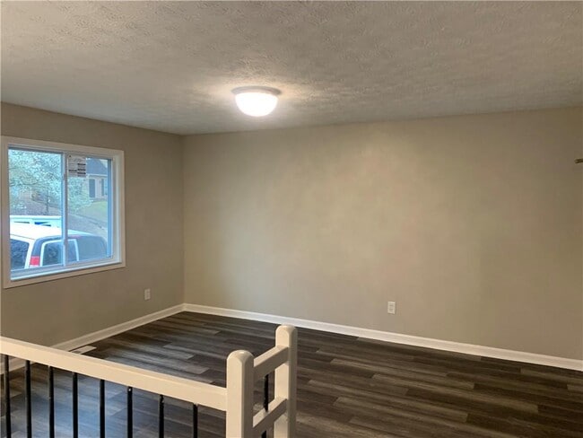 Foto del edificio - 5471 Martins Crossing Rd