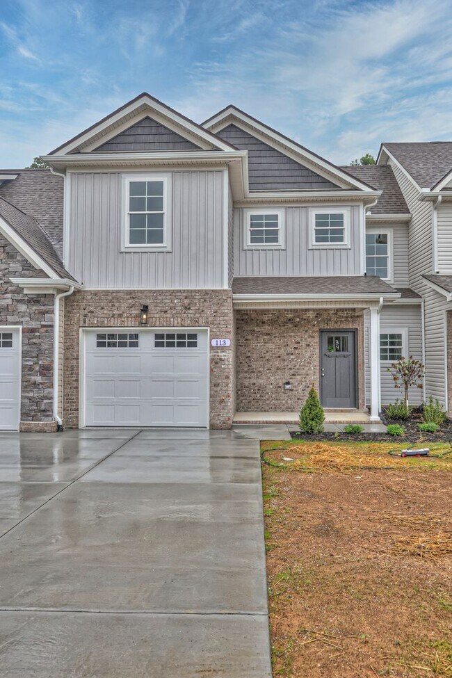 Building Photo - Beautiful BRAND NEW 3 Bed 2.5 Bath in Manc...
