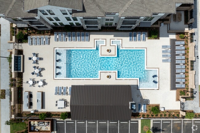 Piscina - Heights at Sawnee Village