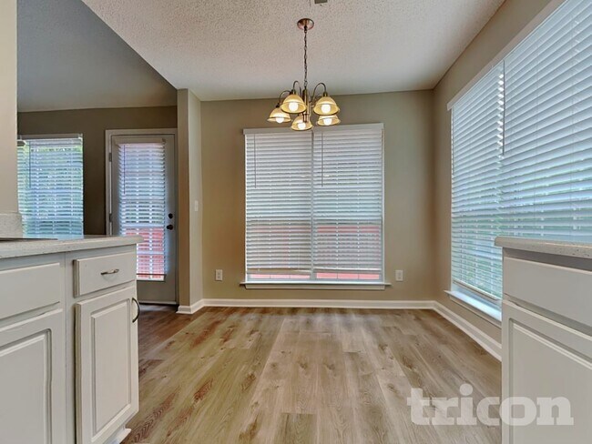 Foto del edificio - 4050 Monarch Dr