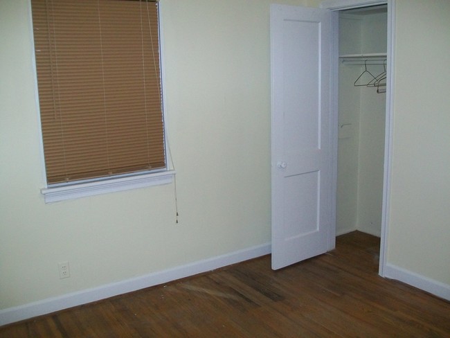 Foto del edificio - 6416 Kensington Ave