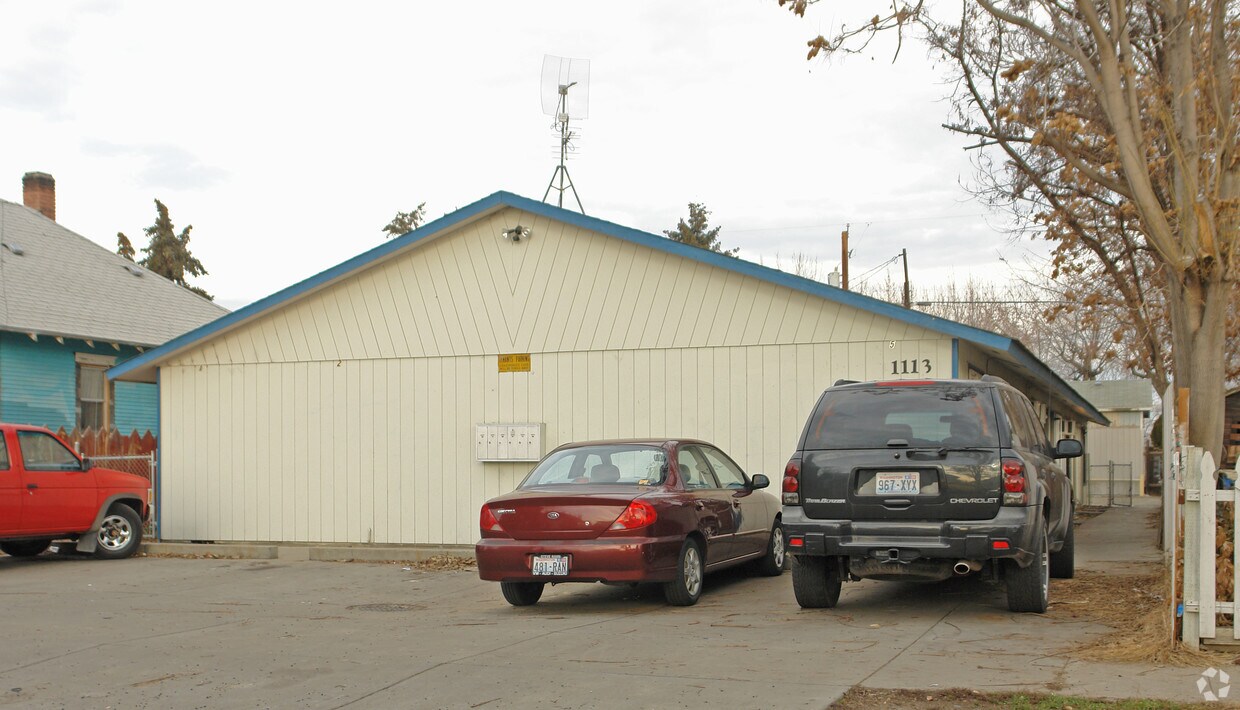 Primary Photo - 1113 Cherry Ave