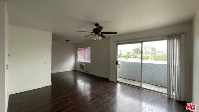 Building Photo - 639 Alexandria Ave