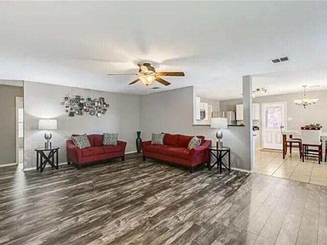 Foto del edificio - 3 Bedroom 2 bath home!