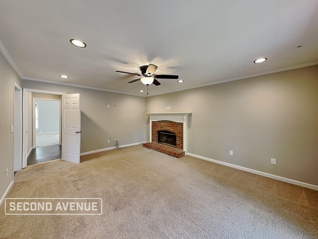 Building Photo - 19 Gentry Dr SW