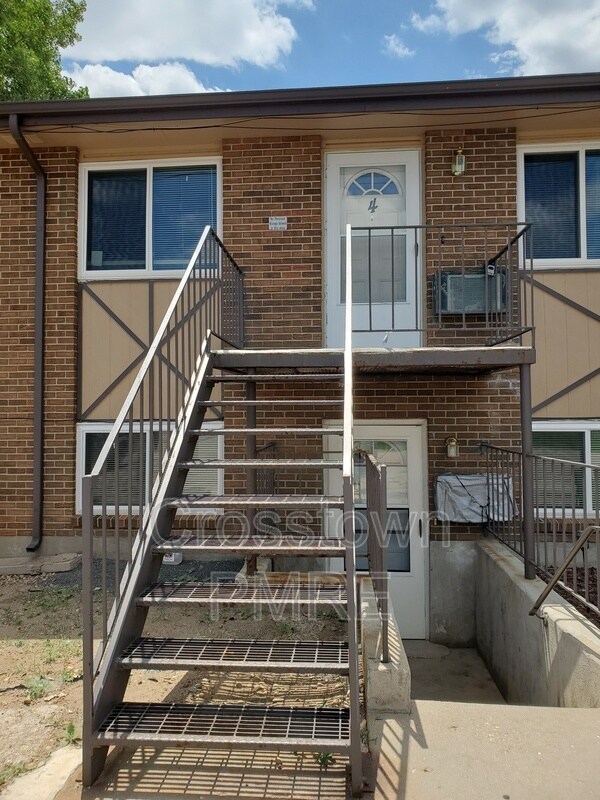 Primary Photo - 306 W Union Ave