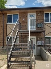 Building Photo - 306 W Union Ave