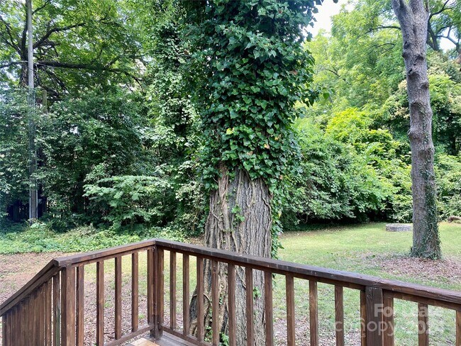 Building Photo - 1227 Rollins Ave