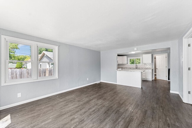 Building Photo - 163 Plummer Ave