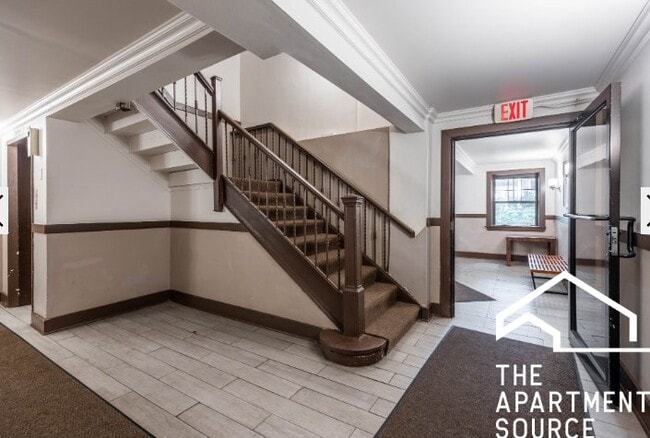 Photo - 1347 N Dearborn St Apartment