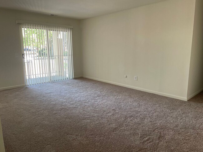 Foto del edificio - Newly Updated 3 bedroom apartment