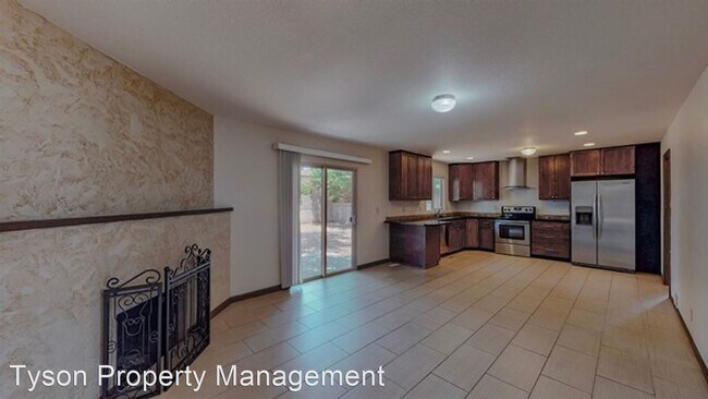 Building Photo - 3 br, 1.5 bath House - 9719 Aztec NE