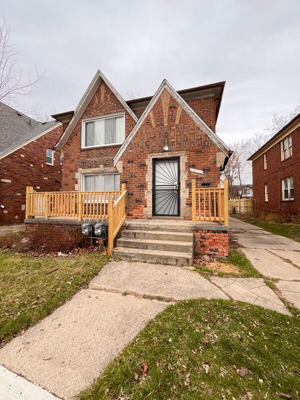 Primary Photo - 14161 Montrose St