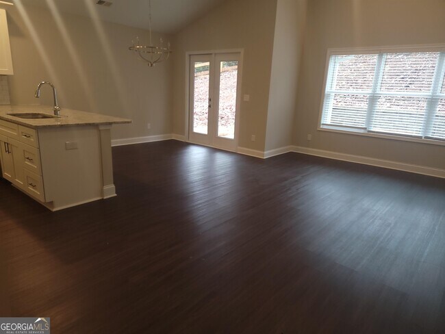 Foto del edificio - 337 Ridgewood Dr
