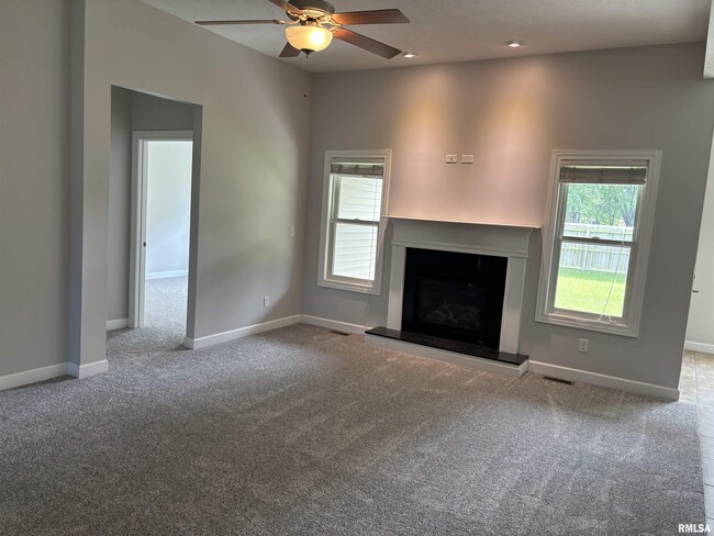 Building Photo - 4632 Thompson Rd