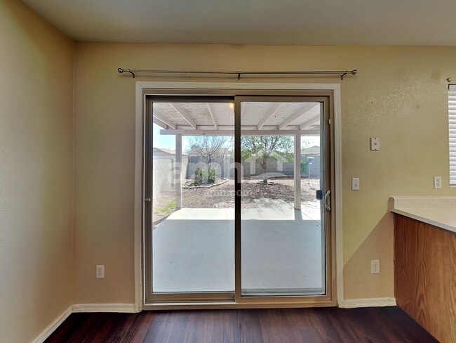 Foto del edificio - 1767 W Rue De La Montagne