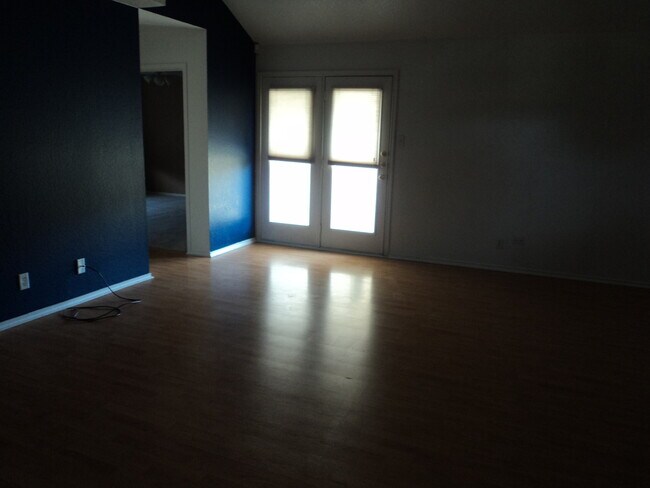Foto del edificio - 3501 Woodrow Dr
