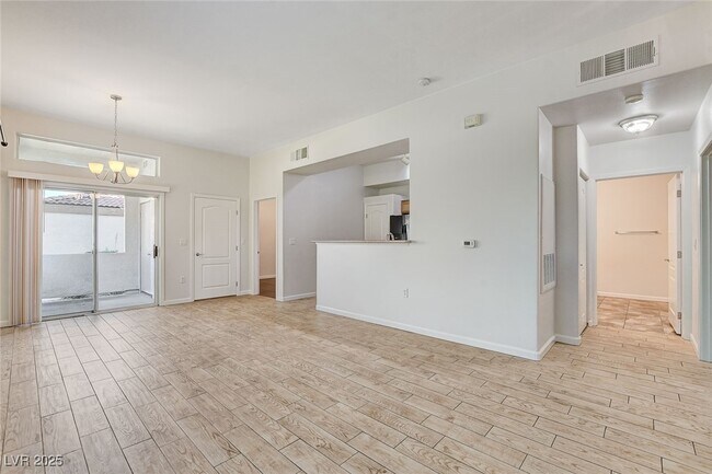 Foto del edificio - 2305 W Horizon Ridge Pkwy