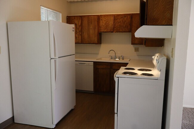 Foto del edificio - Beautiful Split-Level 6BR Home with Attach...