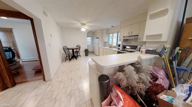 Building Photo - 2 br, 1 bath House - 82 Paris St