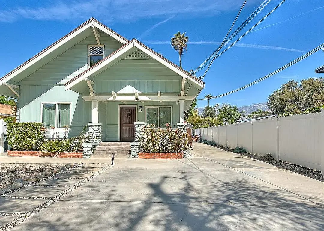 Primary Photo - 283 W Howard St