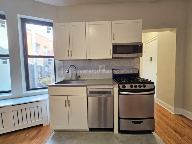Building Photo - 515 W 168th St