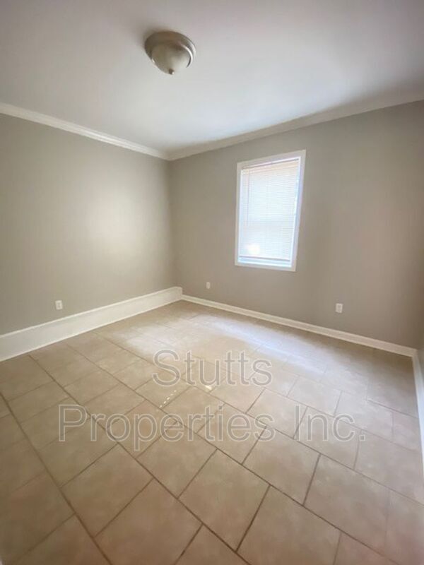 Building Photo - 414 Hermitage Dr