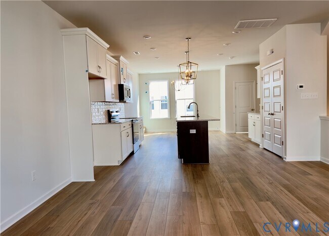 Foto del edificio - 121 This Wy