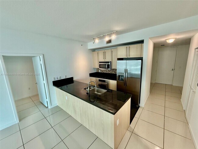 Foto del edificio - 79 SW 12th St