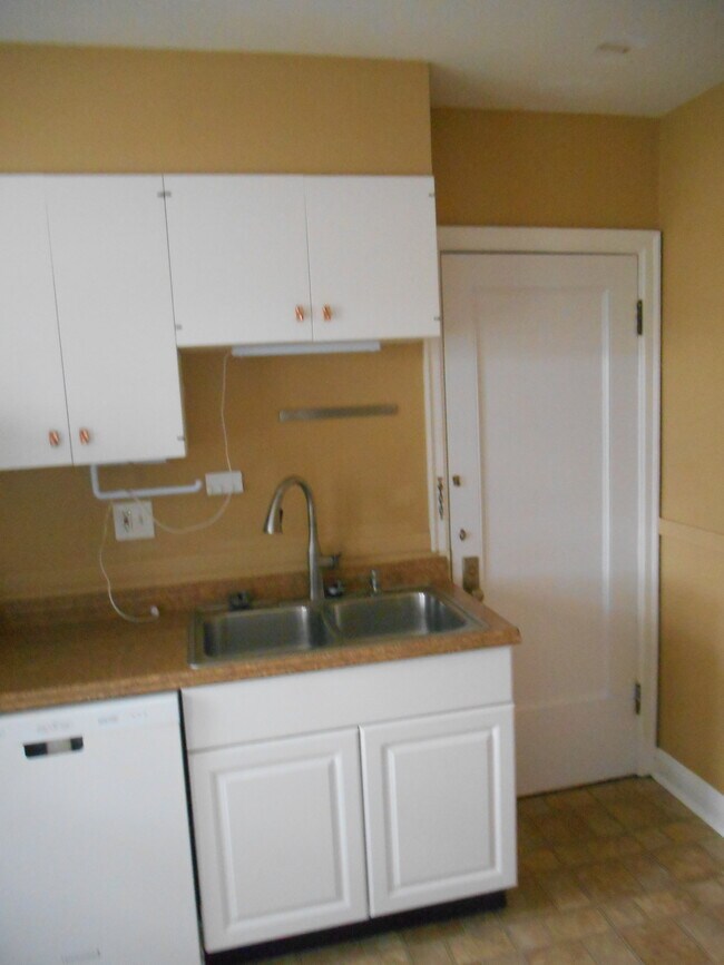 Kit - 2912 France Ave S
