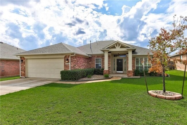 Photo - 713 Heather Wood Dr House