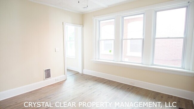 Foto del edificio - Newly remodeled 3 bed 2 bath on a quite st...