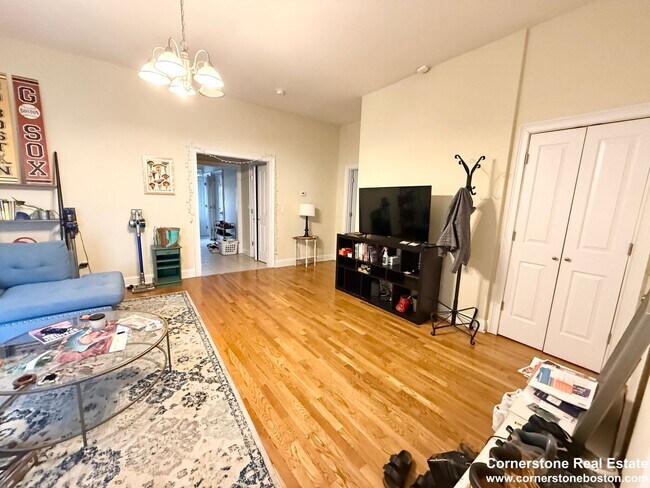 Foto del edificio - Nice and Spacious 2BR in Fort Hill!