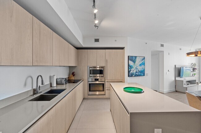 Foto del edificio - 4111 S Ocean Dr
