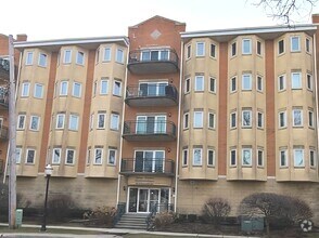 Building Photo - 100 W Roosevelt Ave
