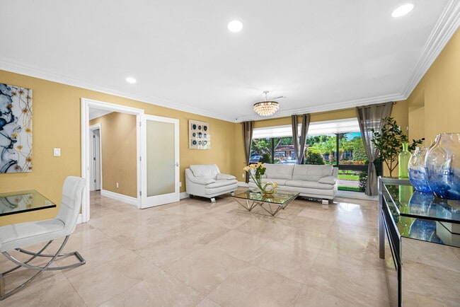 Foto del edificio - 836 Orchid Dr