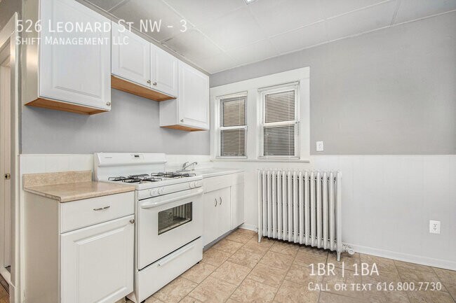 Foto del edificio - 526 Leonard St NW