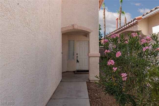 Building Photo - 10075 Yellow Canary Ave