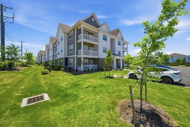 Building Photo - 1728 Vankar Dr