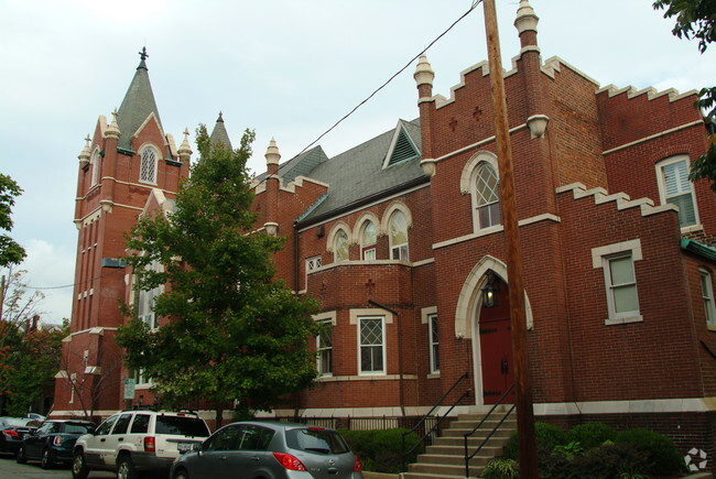 Building Photo - 1723 Hanover Ave