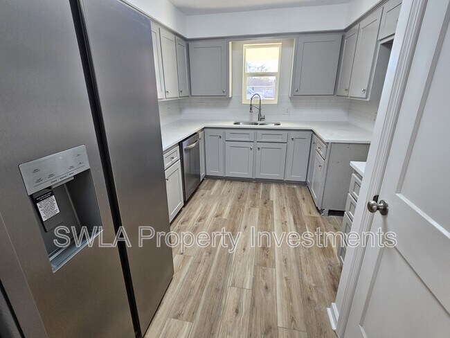 Foto del edificio - 213 Dewitt St