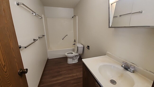 Building Photo - 34 Lincoln Ave