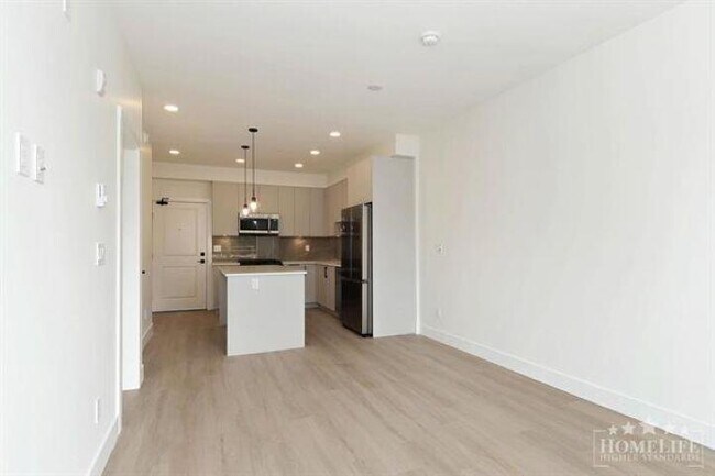 Photo du bâtiment - 3528-146A 146A St