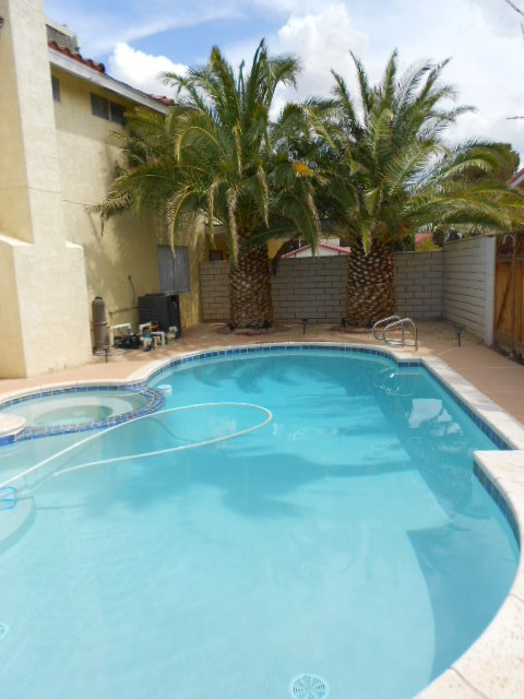 Building Photo - FOUR BEDROOM WITH POOL AND SPA ON A CUL-DE...