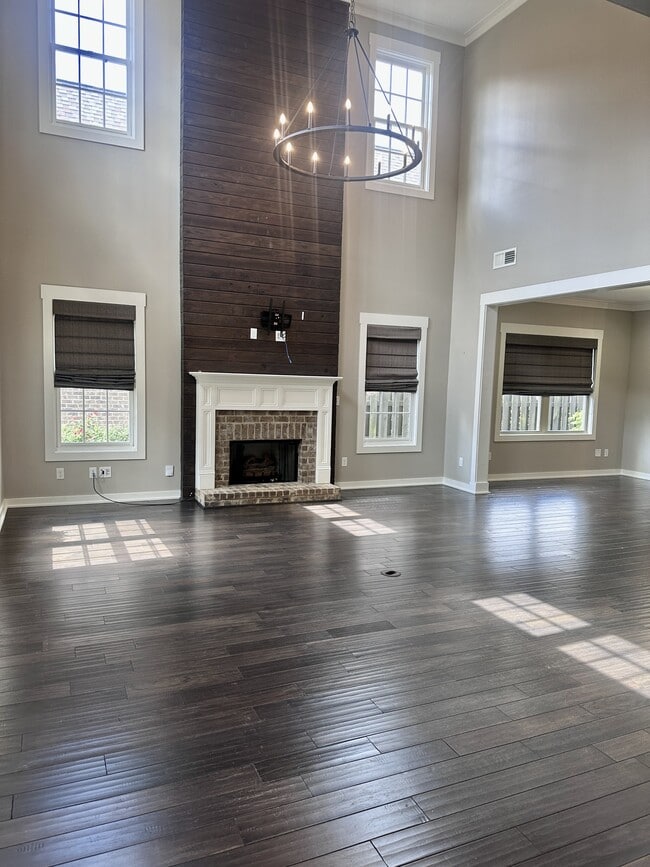 Building Photo - 2641 Montauk Rd