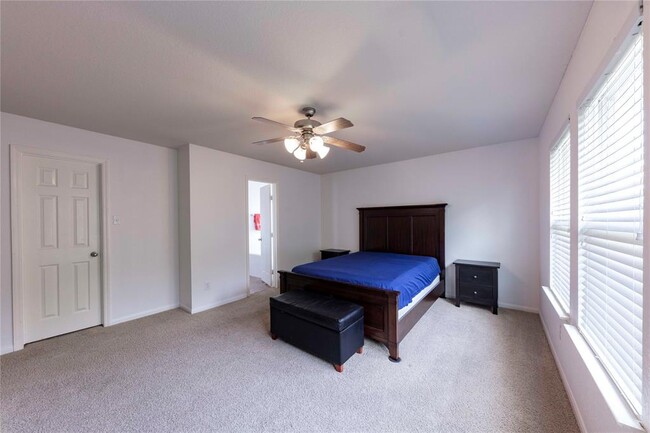 Building Photo - 13907 Bonnetbriar Ln