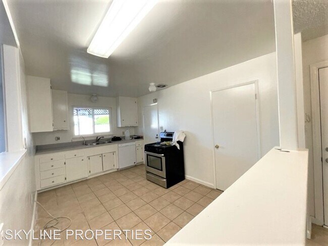 Building Photo - 3 br, 2 bath House - 5461 MARION AVE