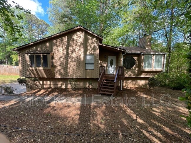 Photo - 221 Rustic Ridge Dr NE House