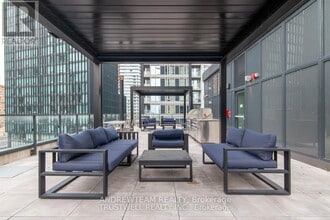 Building Photo - 77 Shuter St